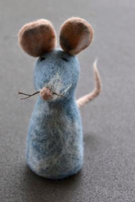 Eierwärmer Maus groß graublau